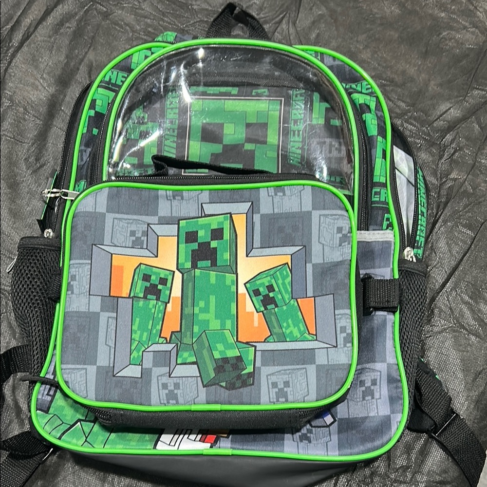 Creeper Green Backpack gently used looks like new comes with a lunch box